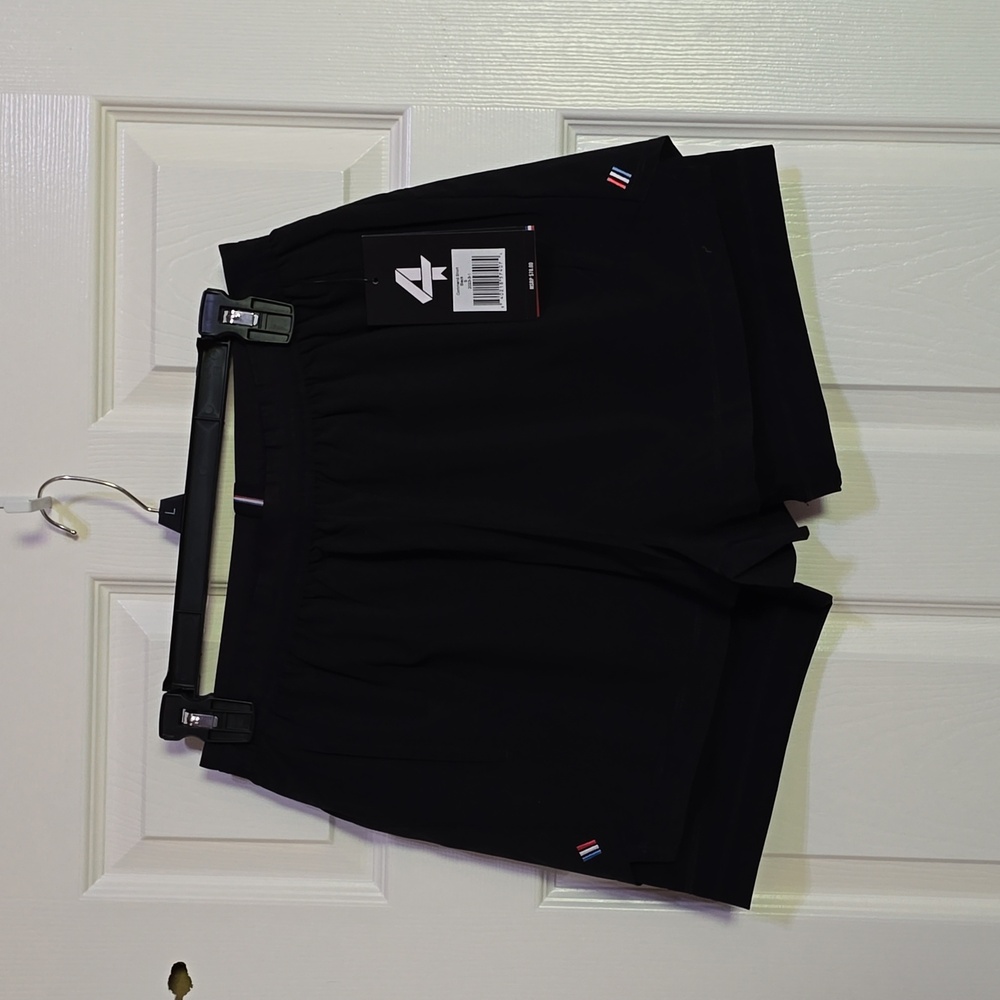 4 Laps Command 3 pocket Shorts in Black, Size Small. NWT**